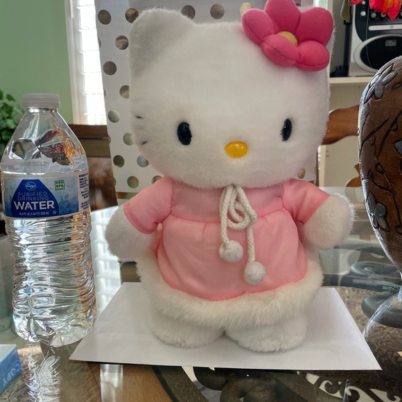 Hello Kitty Doll - Picture 3 of 4